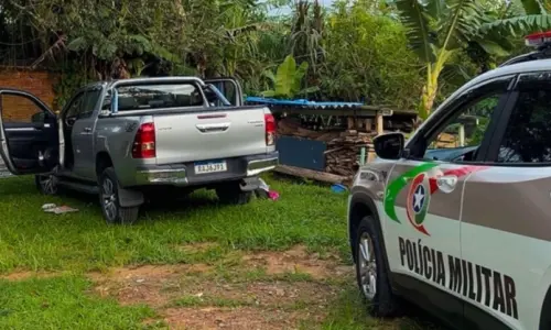 Hilux roubada em assalto violento é encontrada abandonada no Centro de São João Batista 