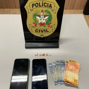 Operação desarticula ponto de drogas e prende suspeitos