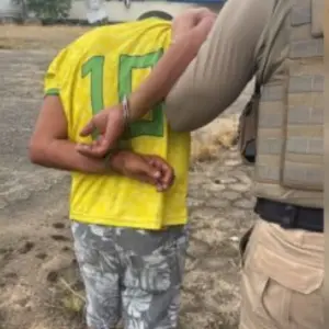 Furto em plena luz do dia termina com suspeito detido 