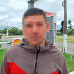 Motociclista é flagrado na contramão e acaba preso por agiotagem