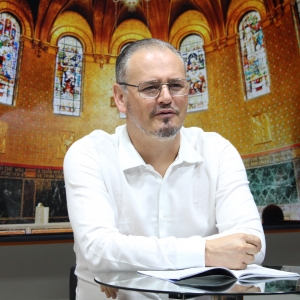 Programa diário promove momentos de espiritualidade, reflexão e conexão com Deus, fortalecendo a fé