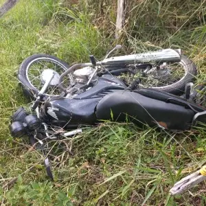 🚨 Tragédia na SC-410: motociclista de 64 anos morre após sair da pista