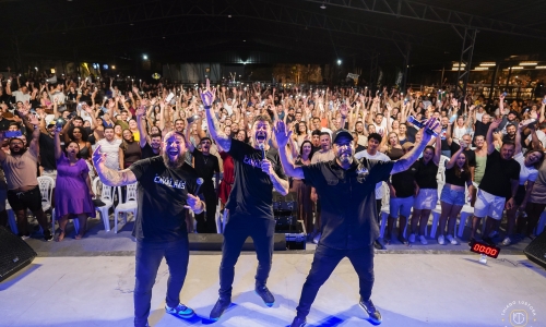 VÍDEO ▶️ | Clube dos Canalhas faz apresentação inédita em casa de eventos de Porto Belo