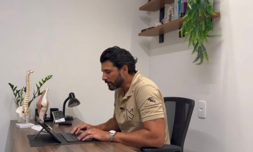 Má postura afeta saúde, causa dores e pode comprometer o desempenho físico