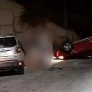 Capotamento de carro em túnel da BR-101 deixa duas pessoas feridas