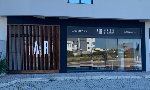 Arquitetura personalizada acompanha crescimento urbano com novo escritório em Tijucas; conheça 