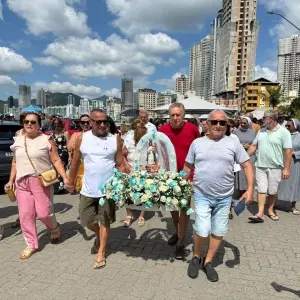 Fé toma o mar e marca o encerramento da Festa de Nossa Senhora dos Navegantes em Itapema