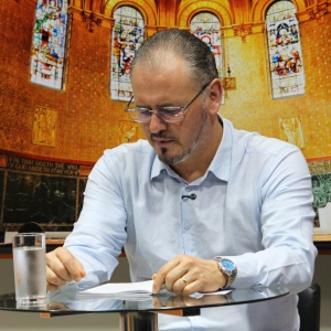 Tarde de fé e oração com Padre Elizandro traz palavras que confortam e renovam a alma