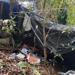 Município intensifica combate a ocupações irregulares e derruba 14 barracos