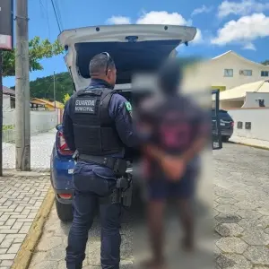 Homem é preso pela Guarda Municipal por perturbação do sossego e desobediência 