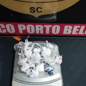 Lixeira do tráfico: casal é preso em flagrante utilizando lixeira par ocultar a droga