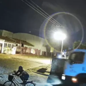 Suspeito ronda residência por mais de 20 minutos e acende alerta de moradores