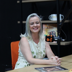 No Podcast VIP, Fran Jardim compartilha trajetória com a psicológia e inspira no 17º Jantar de Mulheres