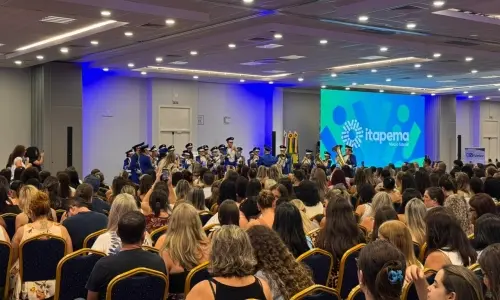 Integração entre professores e presença de palestrante marcam início letivo