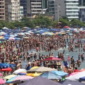 Carnaval 2026 deve manter praias da região entre os destinos turísticos mais procurados