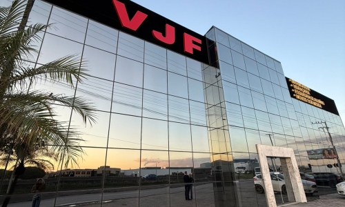 Grupo unifica marmoraria, vidraçaria, esquadrias e móveis sob medida e se consolida como referência