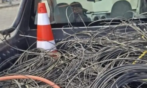 Mutirão já retira mais de 10 toneladas de fios irregulares das ruas