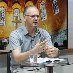 Assista a mensagem do Tarde de Fé desta segunda-feira, 16 de fevereiro, com Padre Elizandro Scarsi