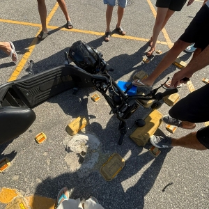 Sequência de acidentes com motos elétricas preocupa autoridades em Itapema e Tijucas