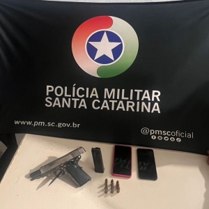 Casal é preso por tentativa de homicídio após atirar contra homem em Tijucas