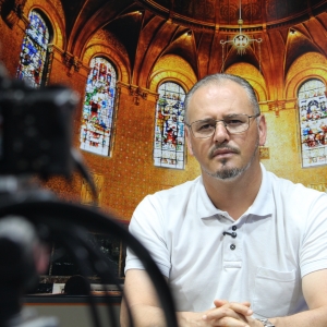 Padre Elizandro compartilha mensagens de fé que inspiram a sua quinta-feira, 26 de fevereiro