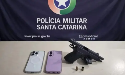 Após tentar matar a companheira, homem é detido com arma de fogo