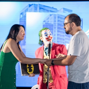 Mauricio Dollenz leva humor irreverente ao Porto Belo Hall