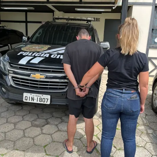 Motociclista é preso preventivamente por suspeitas de importunação sexual