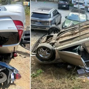 Acidente sem habilitação: capotamento destrói duas motos estacionadas