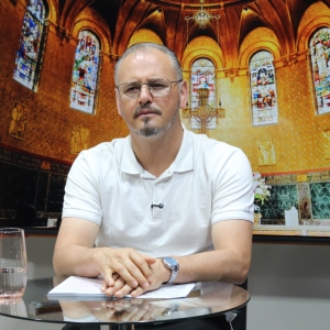 Mensagens de fé e oração com Padre Elizandro para sua sexta-feira, 06 de março