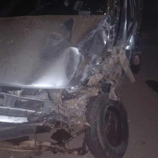 Carro invade contramão e provoca acidente com três feridos graves na SC-410