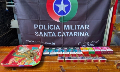 Conveniência é interditada após flagrante de contrabando, drogas e outras irregularidades 