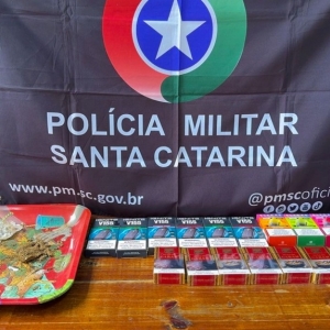 Conveniência é interditada após flagrante de contrabando, drogas e outras irregularidades 