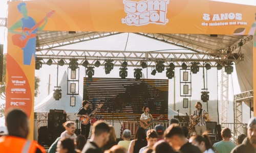Som&Sol marca aniversário de Bombinhas com shows e atividades culturais
