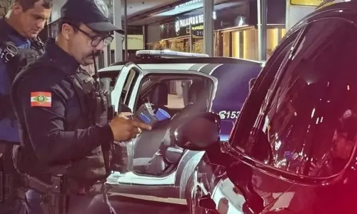 Homem com mandado judicial por homicídio é preso durante abordagem de rotina 