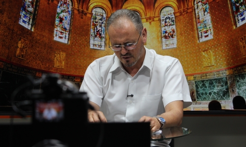 Padre Elizandro compartilha mensagens de fé que inspiram a sua quinta-feira, 19 de março