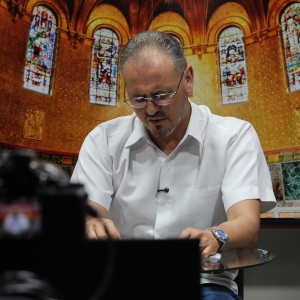 Padre Elizandro compartilha mensagens de fé que inspiram a sua quinta-feira, 19 de março