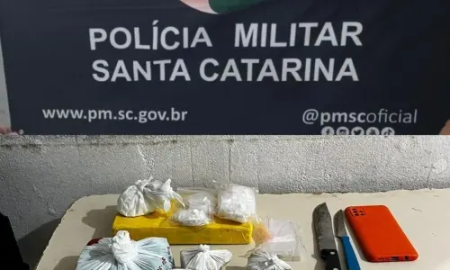 Tráfico por tele-entrega: mais de 1,7 kg de drogas são apreendidos em residência 