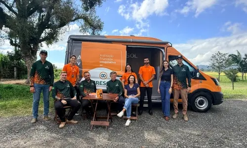 ASSISTA ▶️ | Unidade móvel amplia atendimento da Cresol no campo