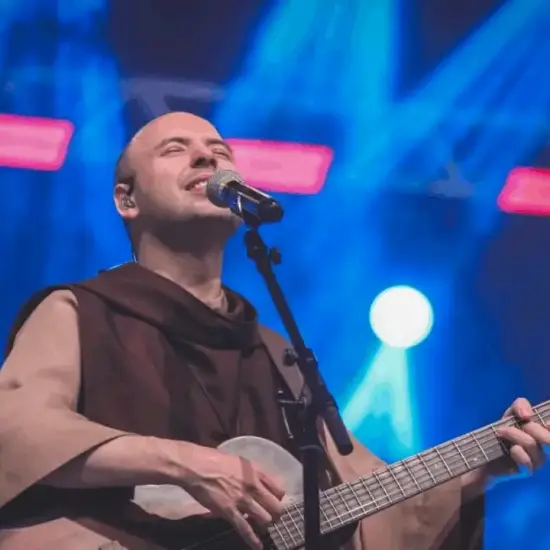 Programação da Sexta-feira Santa reúne fiéis e espetáculo à beira-mar em Itapema