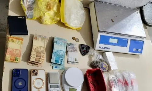 Homem é preso por tráfico de drogas e manutenção ilegal de aves silvestres