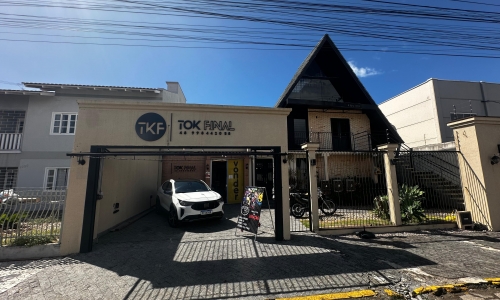 Loja de estética automotiva em Tijucas celebra 1 ano com descontos de até 50%