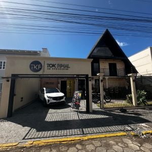 Loja de estética automotiva em Tijucas celebra 1 ano com descontos de até 50%