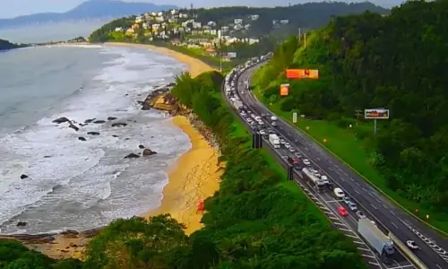 12 km de fila: Capotamento na BR-101 gera congestionamento entre Balneário Camboriú e Itapema
