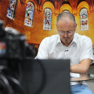 Assista a mensagem do Tarde de Fé desta terça-feira, 07 de abril, com Padre Elizandro Scarsi