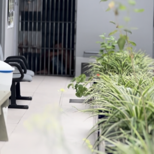 Ex-companheiro descumpre de medida protetiva e ameaça mulher e filhos