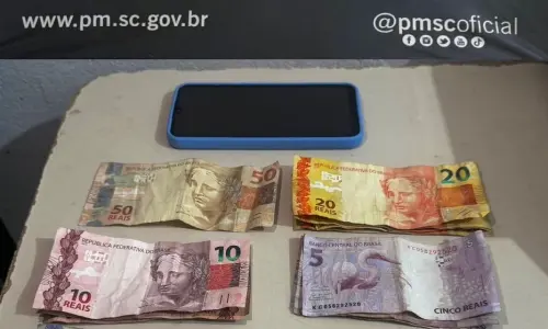 Após tentativa de fuga, dois menores são detidos por tráfico de drogas 