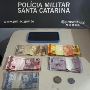 Após tentativa de fuga, dois menores são detidos por tráfico de drogas 