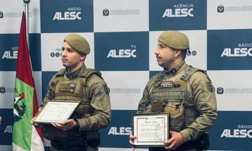 Agentes recebem Moção de Aplauso após prenderem suspeito de importunação com jovem 