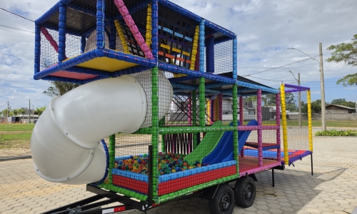 Carretinha da alegria chega a Tijucas e apresenta nova proposta de entretenimento infantil